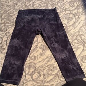 lululemon athletica black Tie-Dye Capri Leggings